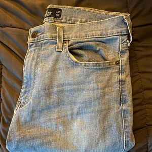 32W x 34L American Eagle Super Skinny Jeans